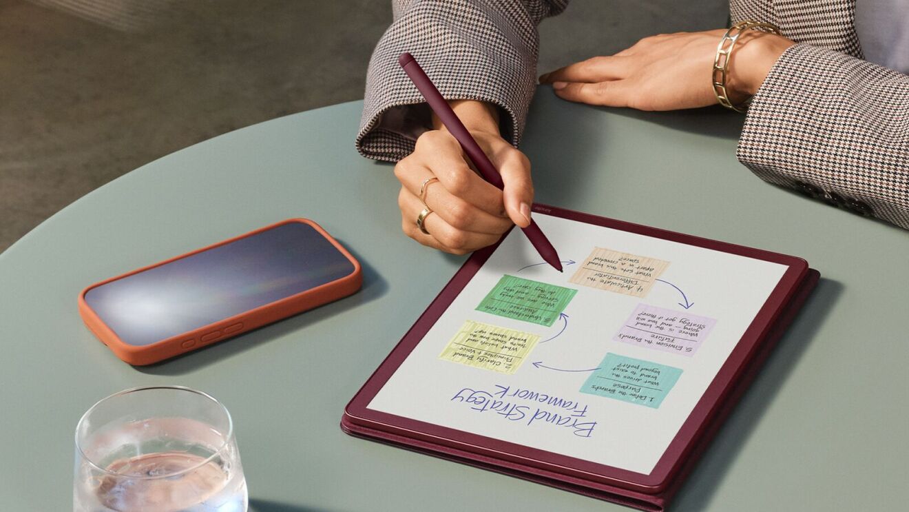 Kindle Scribe 2025 với tính năng ghi chú và AI thông minh